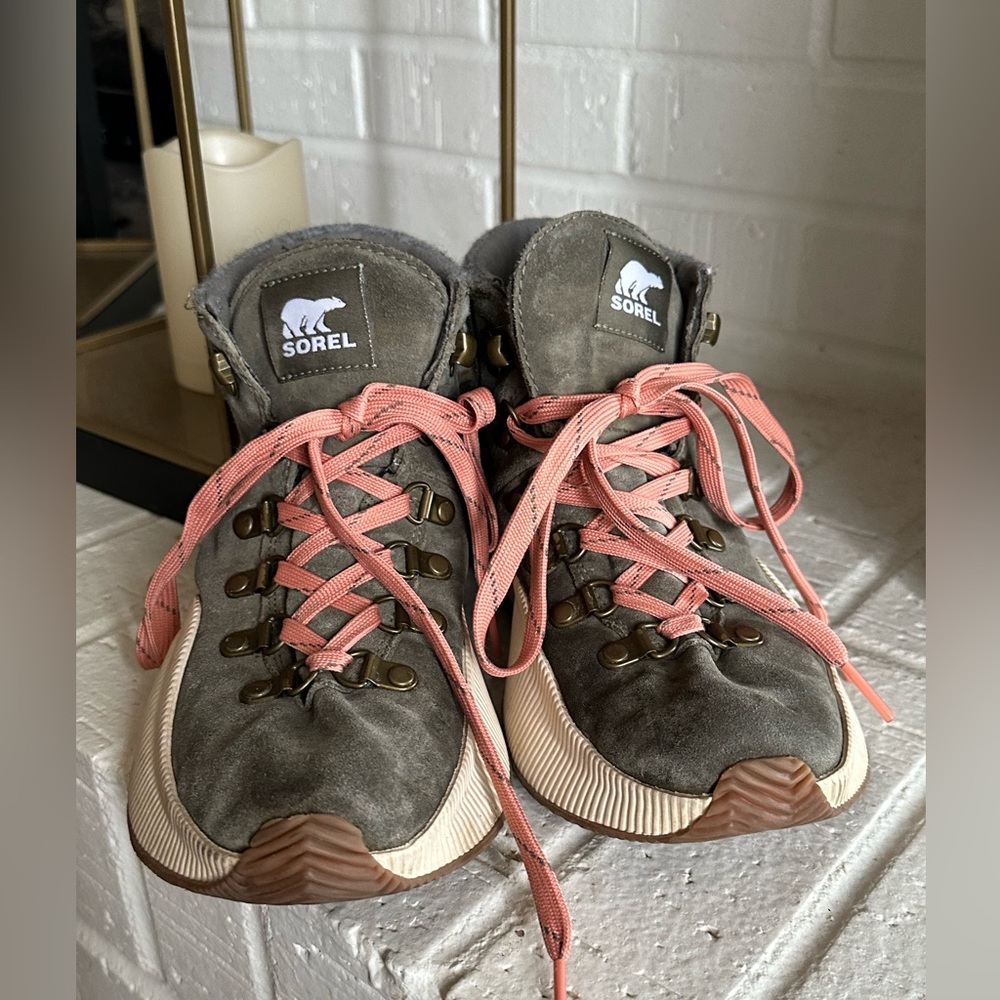 Sorel Out & About Leather Conquest Boot